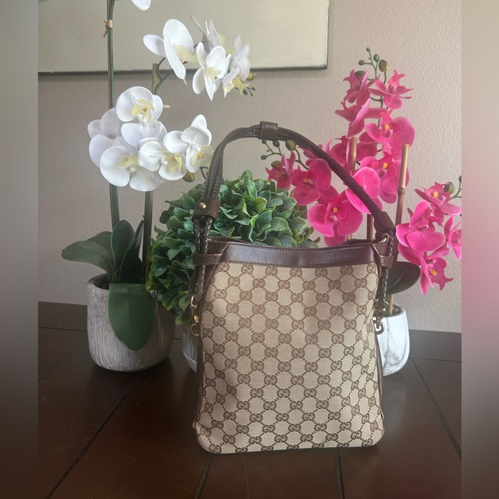 Gucci GG pattern shoulder bag